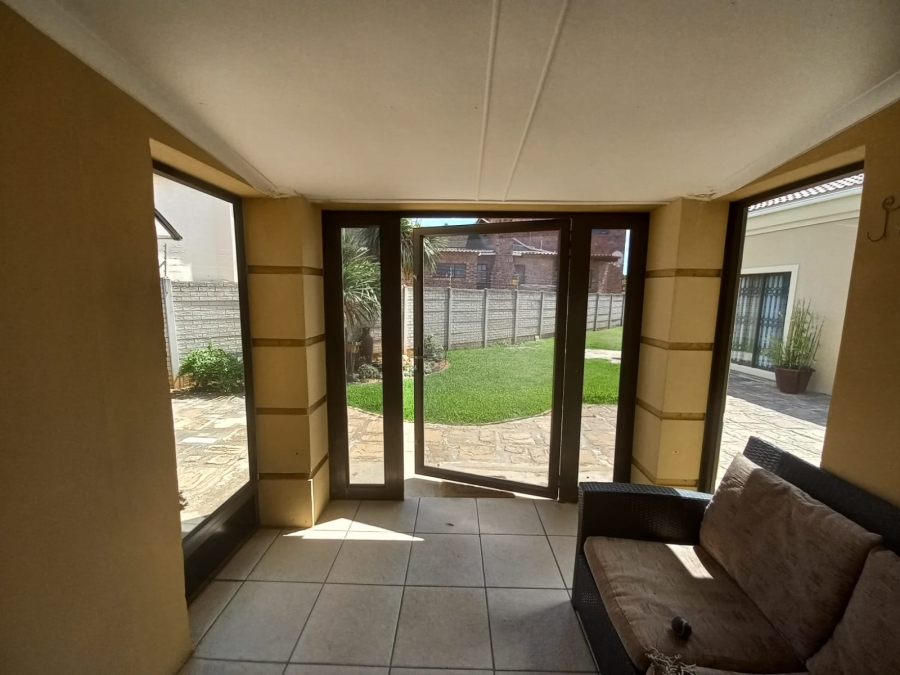 To Let 2 Bedroom Property for Rent in Jeffreys Bay Central Eastern Cape